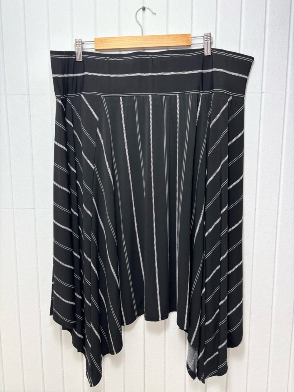 Lane Bryant Black and White‎ Striped Asymmetrical Skirt Size 22/24